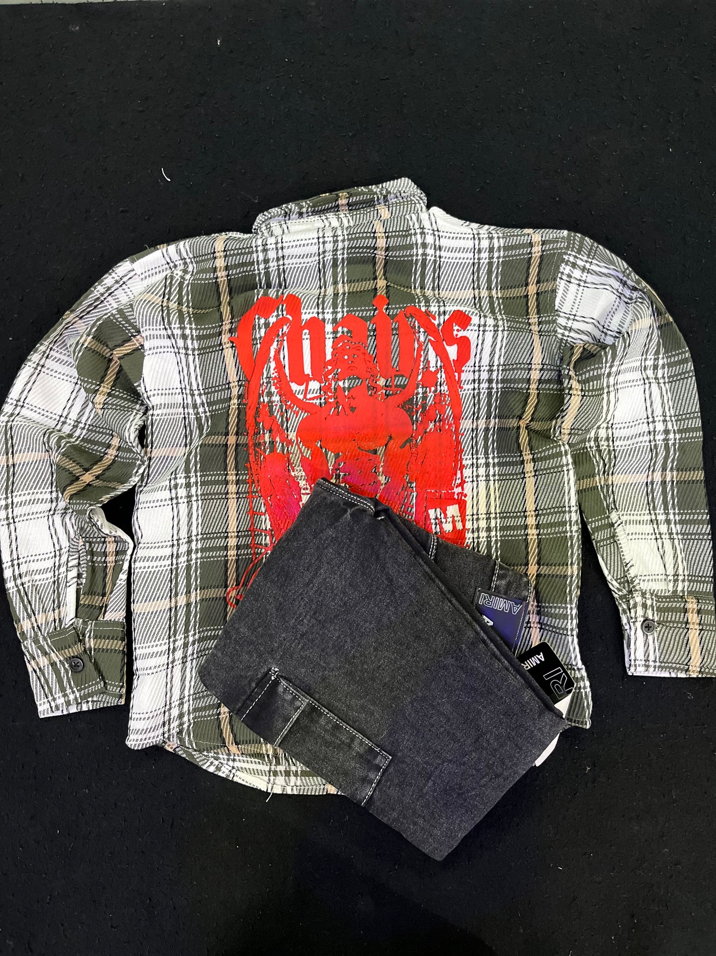 baggy shirt and 6 pocket baggy jeans