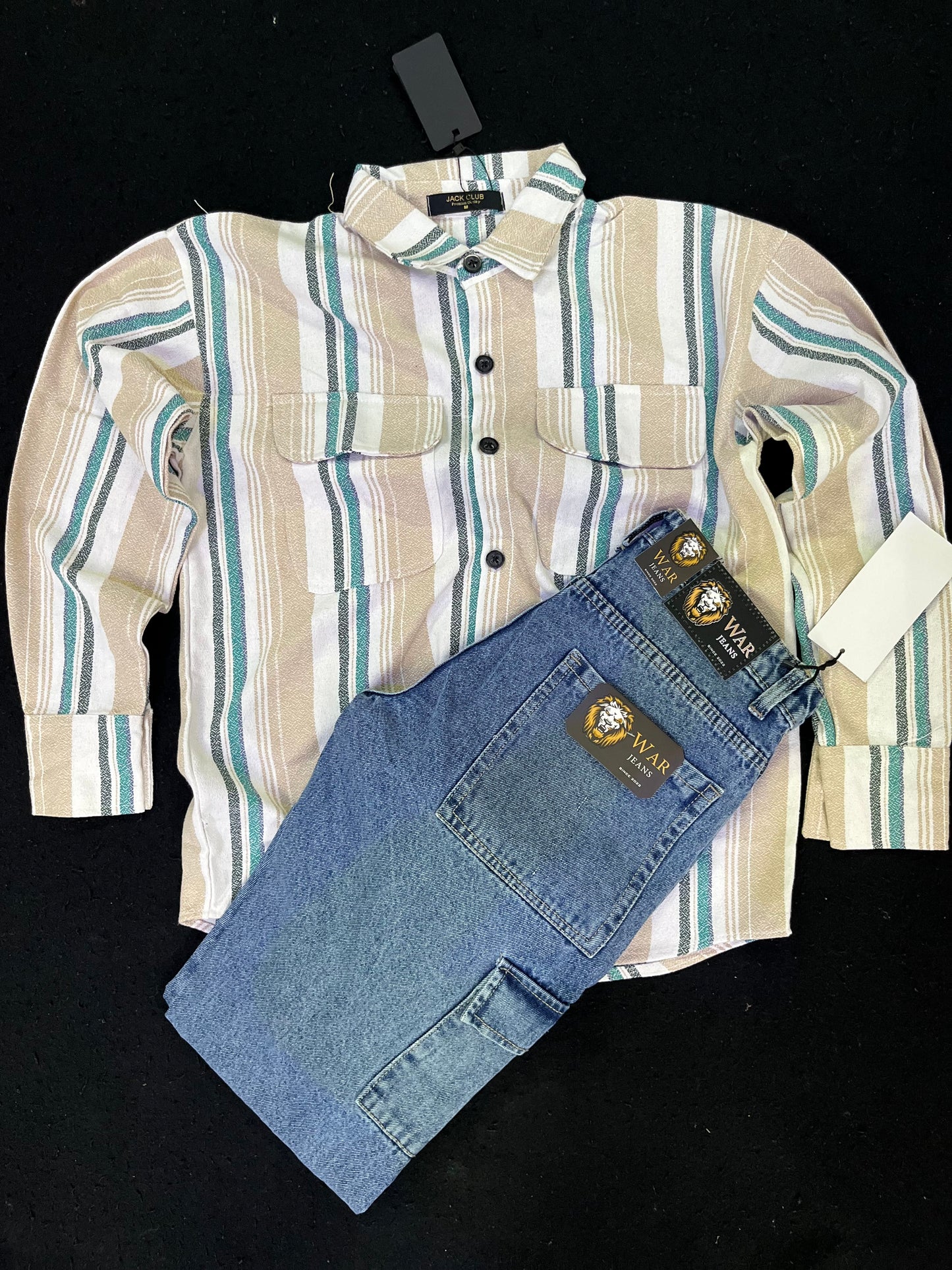 baggy shirt and 6 pocket baggy jeans