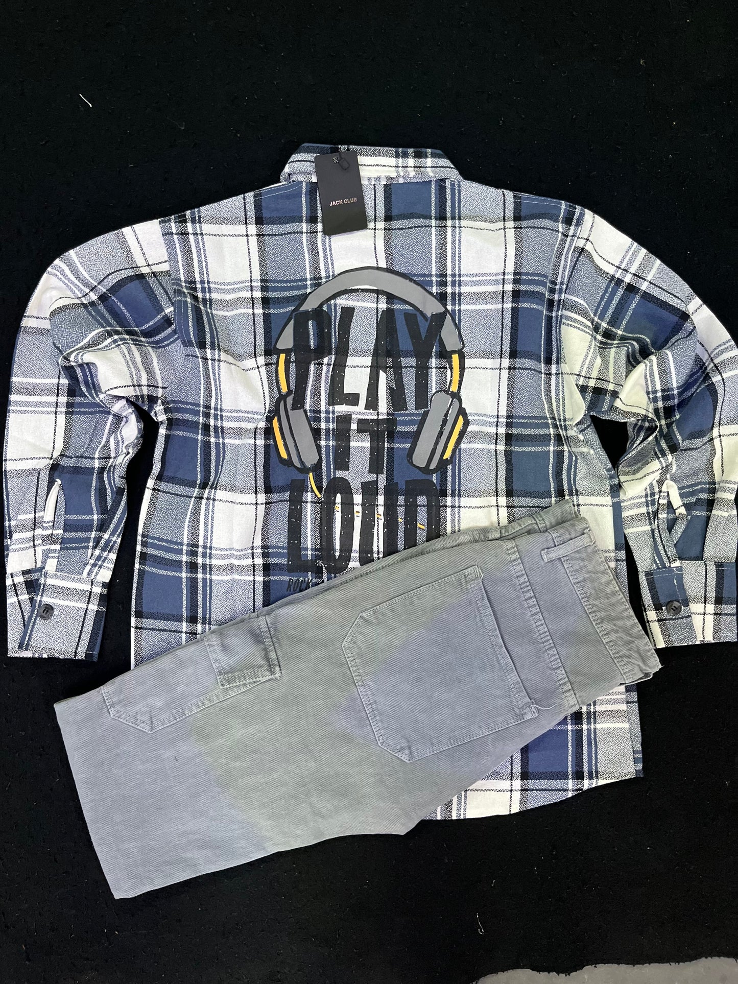 baggy shirt and 6 pocket baggy jeans
