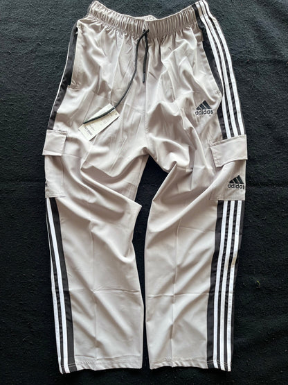 Baggy lower straight feet