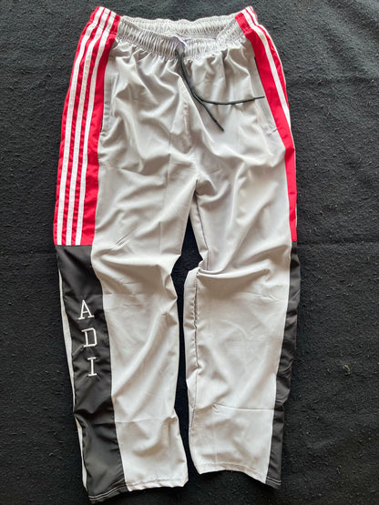 Baggy lower straight feet